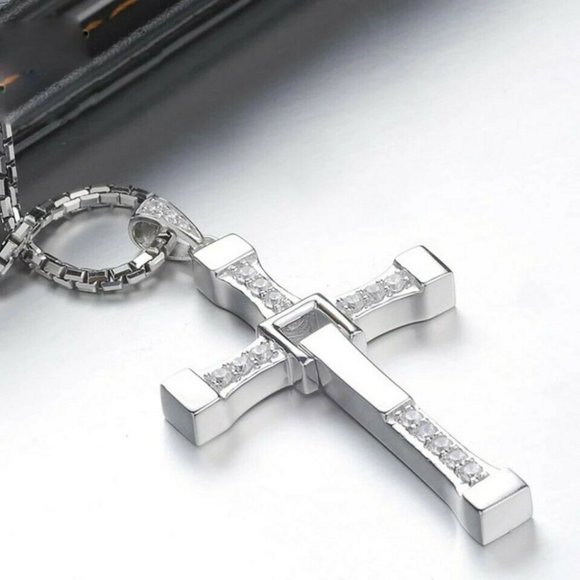 Fast and Furious Dominic Toretto Cross Necklace NEW (Chain Silver Tone Jewlery - Picture 1 of 4
